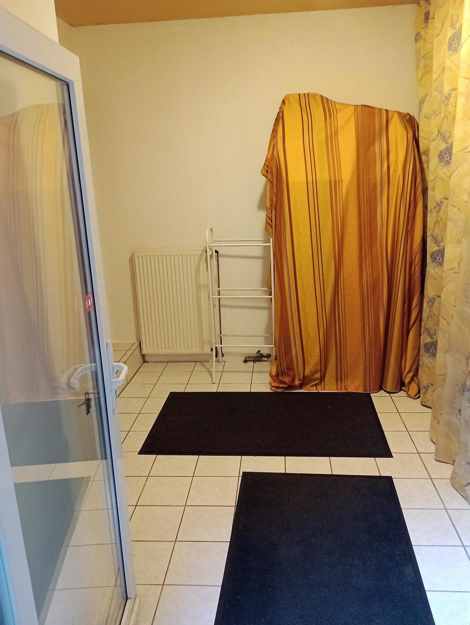 Julia'S Monteur Oase - Premium Apartment Exklusiv Fuer Solo-Reisende Ennepetal Buitenkant foto